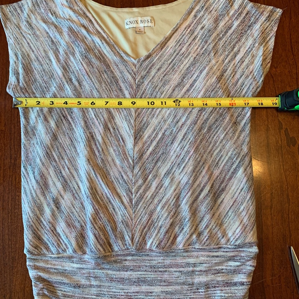 EUC Women’s Knox Rose top size Small - Picture 9 of 9